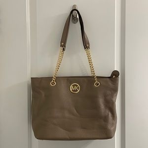 NEVER USED- Michael Kors Tan Purse with gold trim